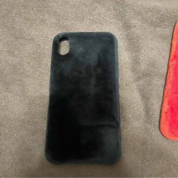 Velvet Phone Case Set - Black and Red - Picture 5 of 5